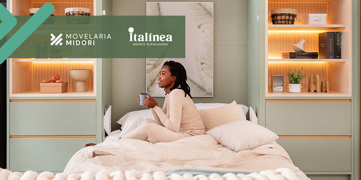 Mulher num quarto de solteiro planejado Movelaria Midori Italínea